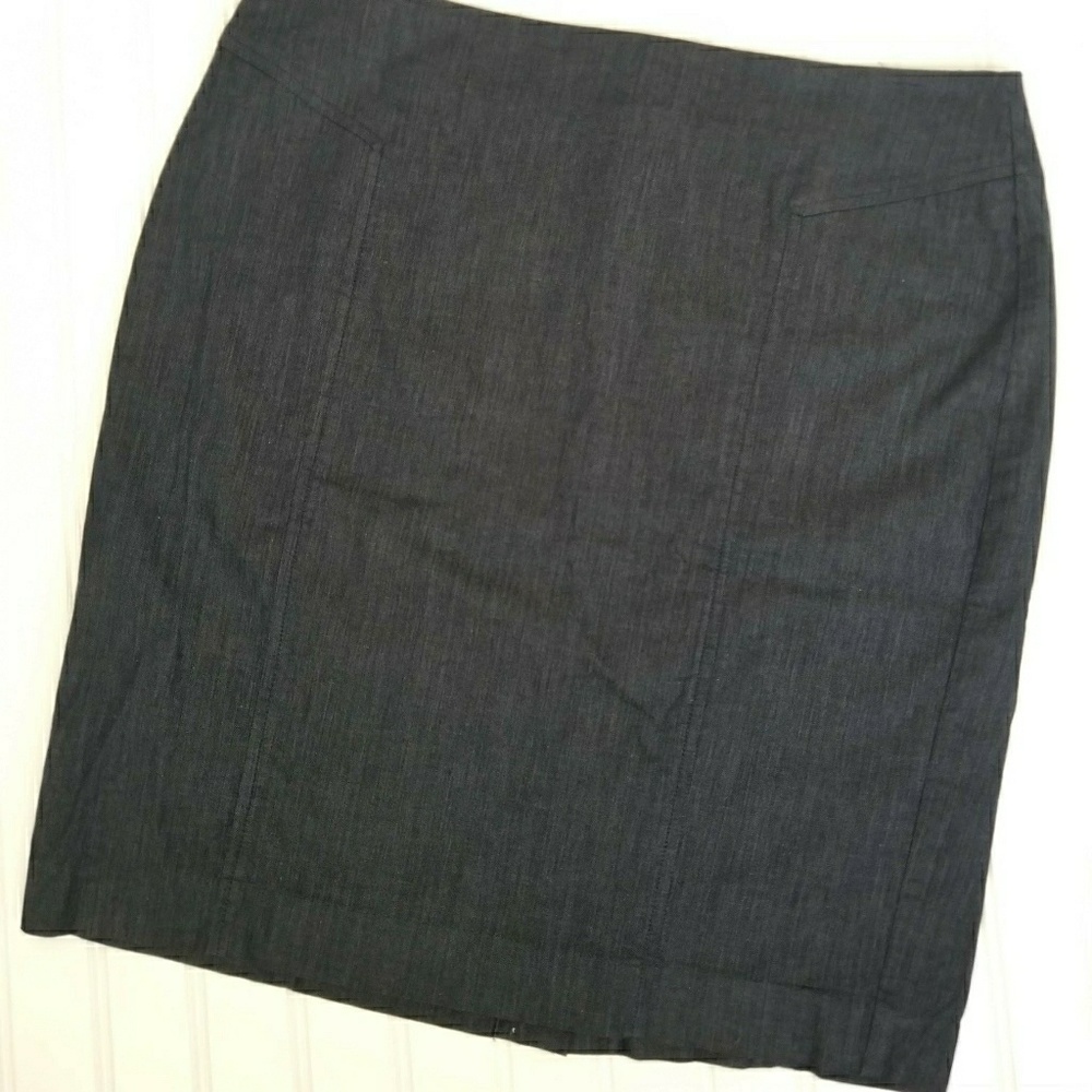 Loft lightweight denim straight skirt size 10